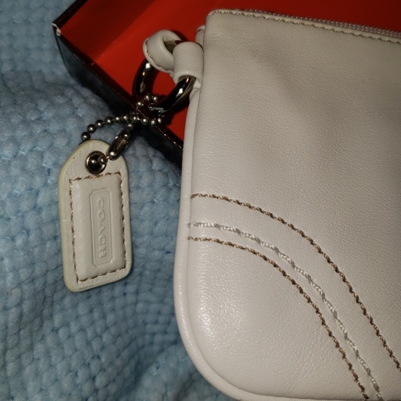 Coach wristlet - Picture 3 of 5